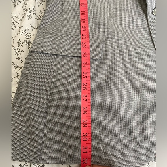 Hardy Amies Gray Sport Suit Jacket with Classic Design and Modern Fit - Picture 10 of 10